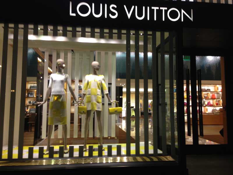Store Windows in San Francisco: Louis Vuitton in Checks & Stripes - Store Windows at FashionWindows
