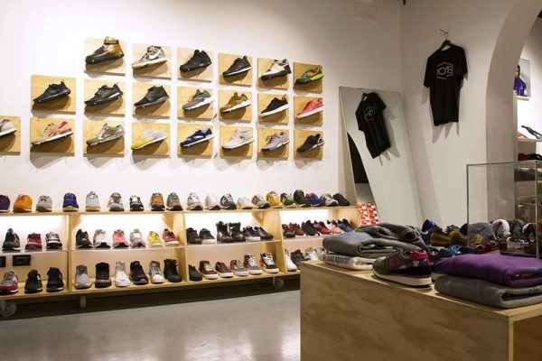 alice sneaker store